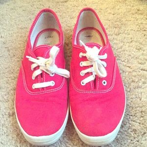 Red Keds Sneakers, External Signs of wear